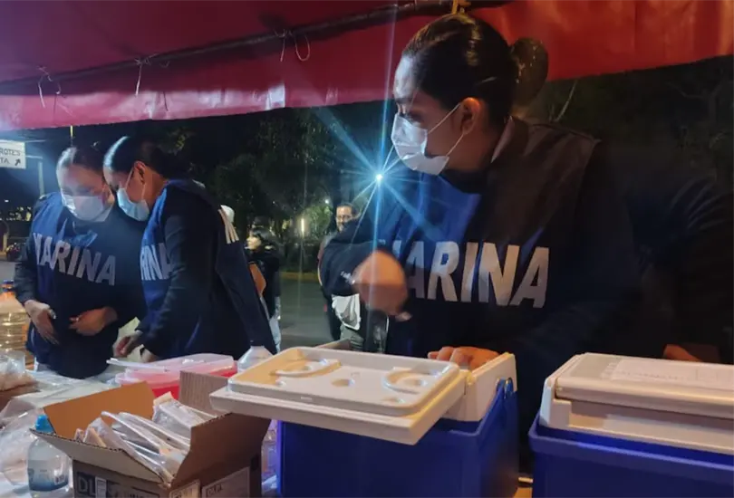 La estrategia busca cubrir a quienes no pueden acudir en turnos matutinos, especialmente trabajadores con jornadas vespertinas o nocturnas.