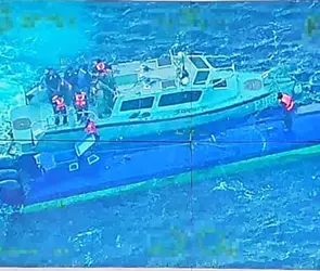 Marina intercepta narcosubmarino con 4 toneladas de cocaína en Manzanillo Marina intercepta narcosubmarino con 4 toneladas de cocaína en Manzanillo
