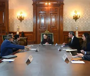 Sheinbaum se re&uacute;ne con CEO de S&P Global para hablar sobre IA y econom&iacute;a