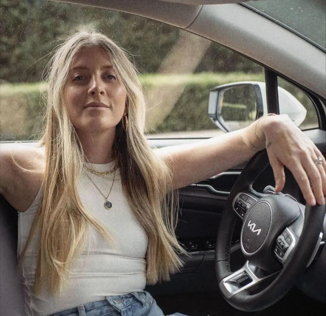 En sus redes sociales suele compartir contenido de moda y consejos de maternidad.