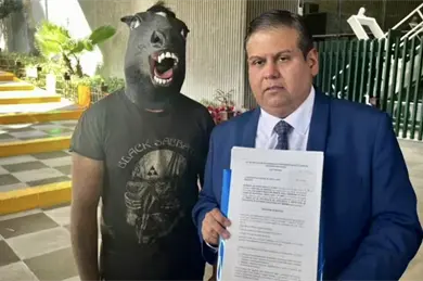 ¿Habrá Ley Therian en Nuevo León? Congreso entra en debate tras presencia de hombre identificado como "caballo" ¿Habrá Ley Therian en Nuevo León? Congreso entra en debate tras presencia de hombre identificado como "caballo"