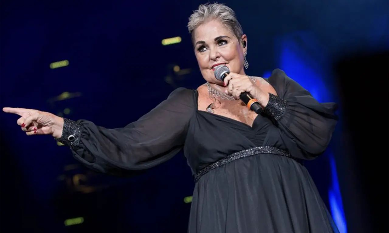  Tiburón ataca al nieto de Lupita D’Alessio mientras estaba en la orilla del mar 