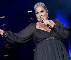 Tibur&oacute;n ataca al nieto de Lupita D&acute;Alessio mientras estaba en la orilla del mar