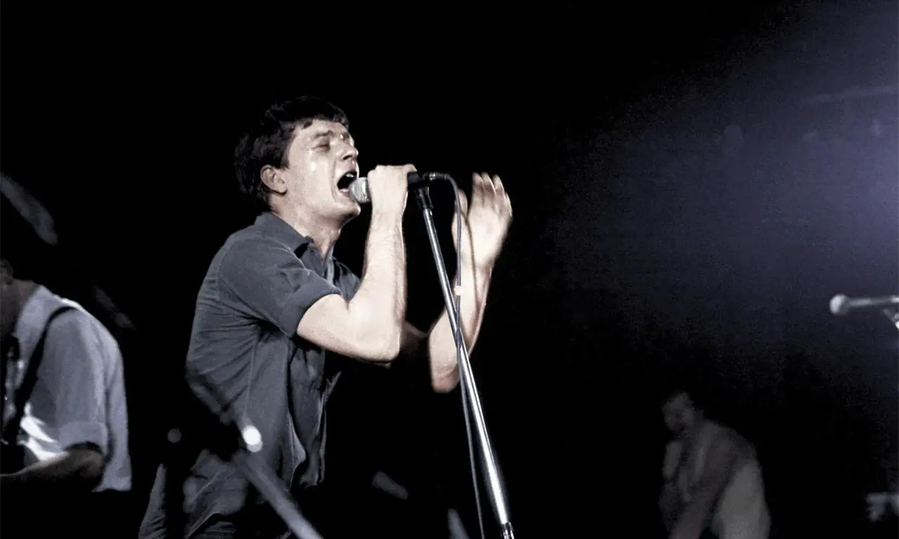  Ian Curtis 