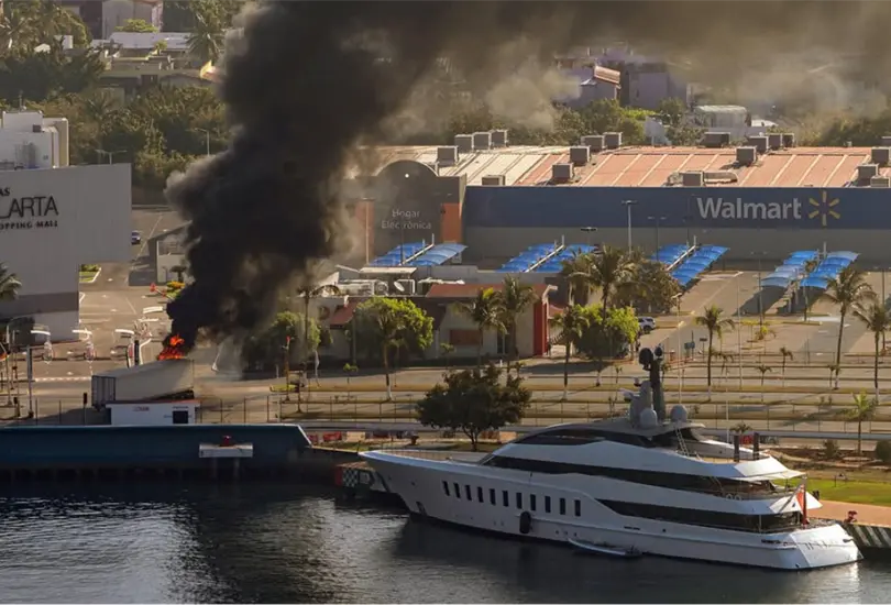 Del lujo al caos: incendios y bloqueos estremecen Puerto Vallarta Del lujo al caos: incendios y bloqueos estremecen Puerto Vallarta