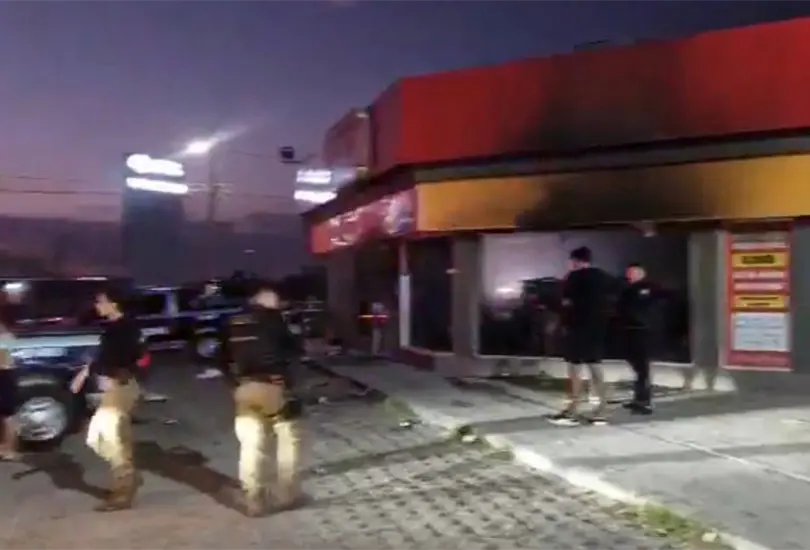 Incendiod de Oxxo en Zapopan