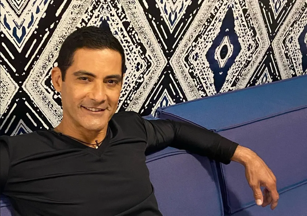 Ahora tiene 56 años y es padre de dos hijos. Continuó su carrera en la música y ha participado en diversas reuniones de 'Menudo'.