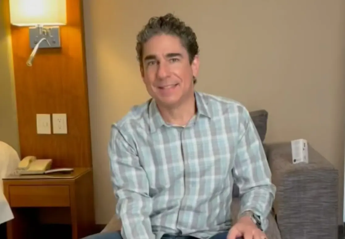 Ahora tiene 58 años, está casado con Miriam Meléndez y tienen tres hijos. Dejó la música para convertirse en abogado, aunque ha participado en eventos relacionados con la historia de 'Menudo', incluyendo documentales y reuniones.