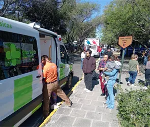 Narcobloqueos en Jalisco: m&aacute;s de mil turistas quedan varados en el Zool&oacute;gico tras operativo contra "El Mencho"
