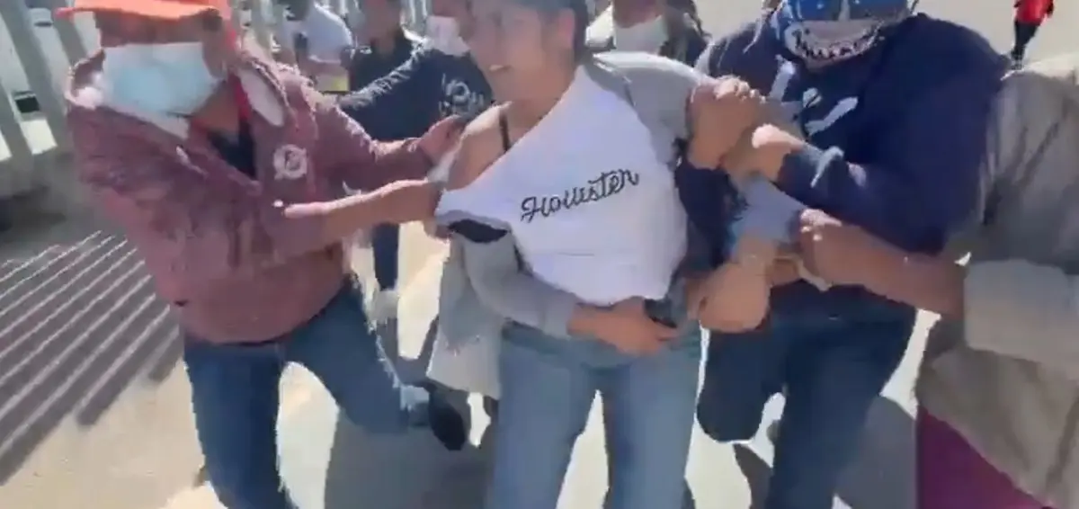 La mujer fue liberada por la policía. Especial.
