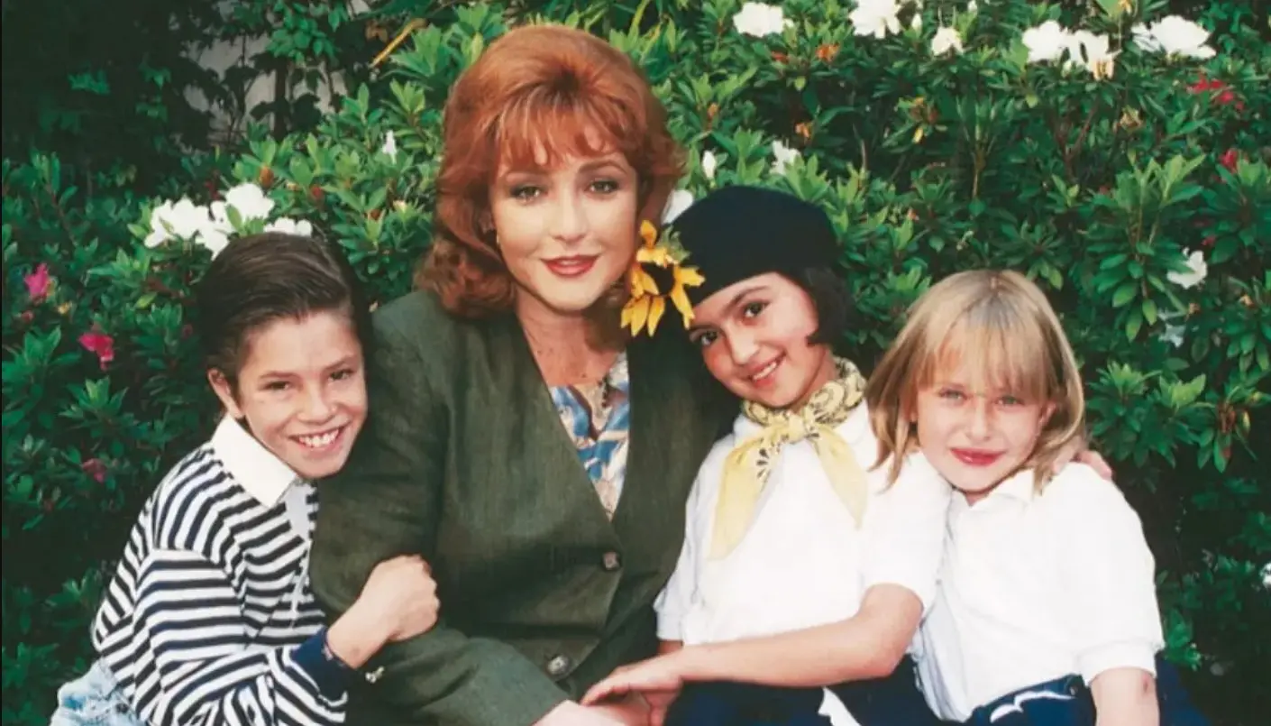 En la historia, Anita era la hija menor de Elisa, una mujer viuda que tiene que sacar adelante a sus tres hijos.