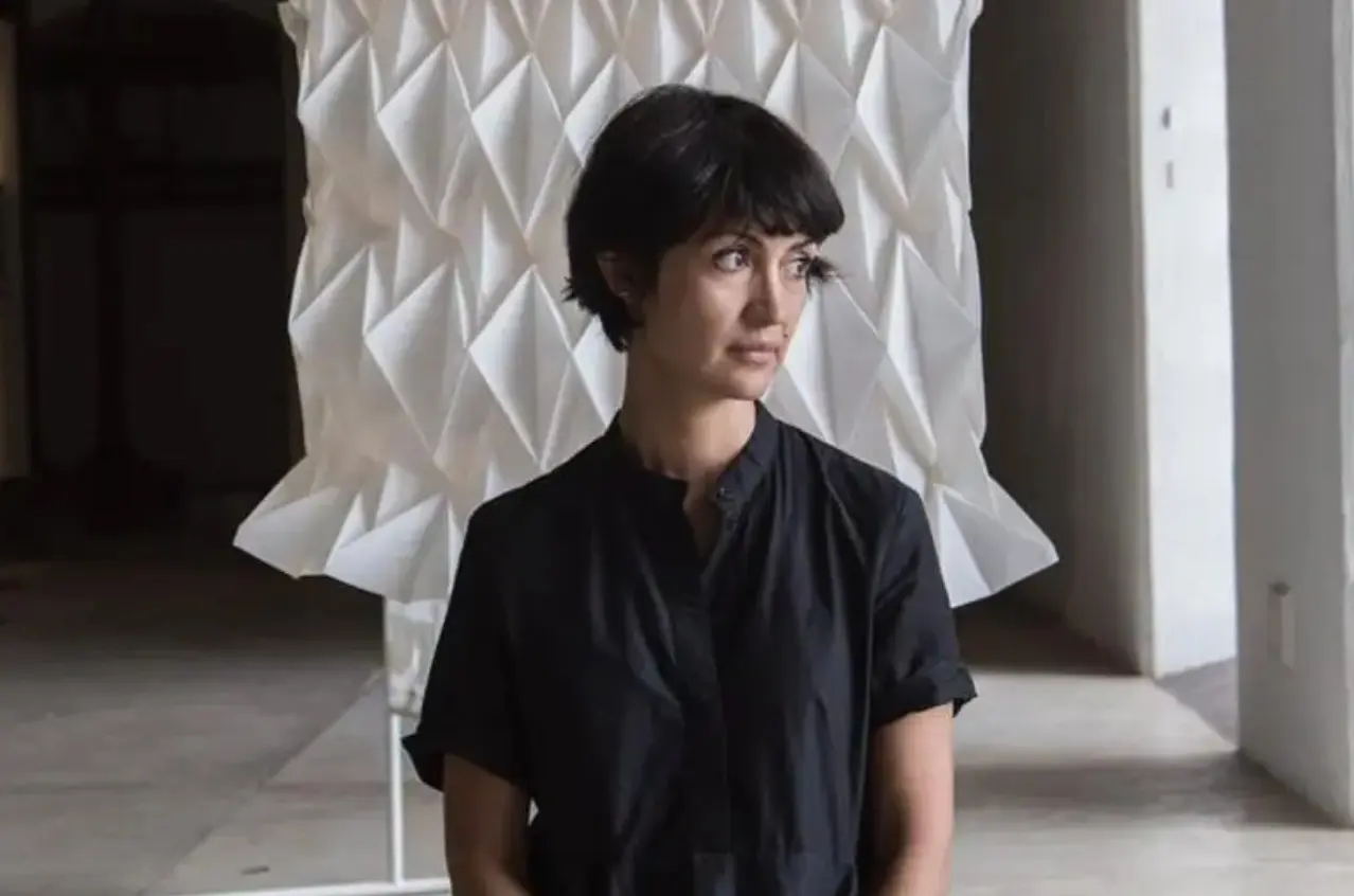 Ha trabajado como diseñadora con firmas como Cartier, Adidas y Nike, mostrando sus creaciones en Instagram.