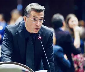 Morena castiga a Sergio Mayer por irse a La Casa de los Famosos: le suspenden derechos por da&ntilde;ar la imagen del partido