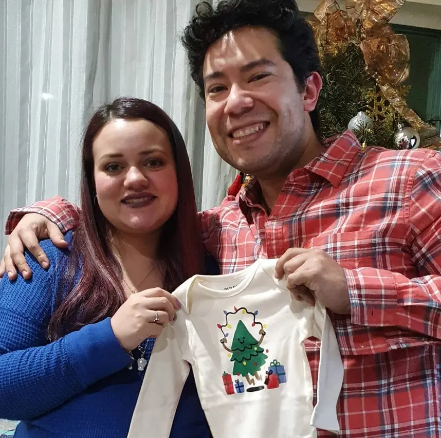 Es muy activa en redes sociales y se mantiene en contacto con sus fans por medio de Instagram y Facebook.<br>