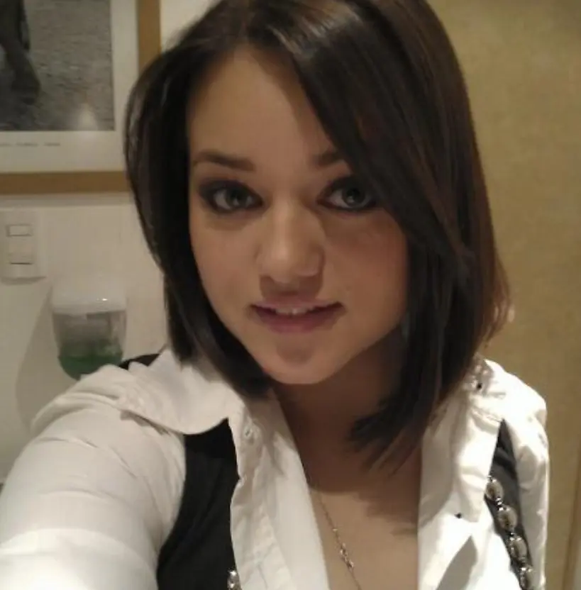 Andrea Lagunés nació el 31 de octubre de 1992 y actualmente tiene 33 años.