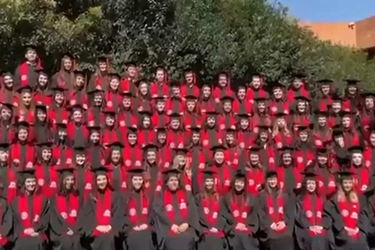  ¡Graduación termina en tragedia! Más de 20 estudiantes heridos tras colapso en la Ibero 