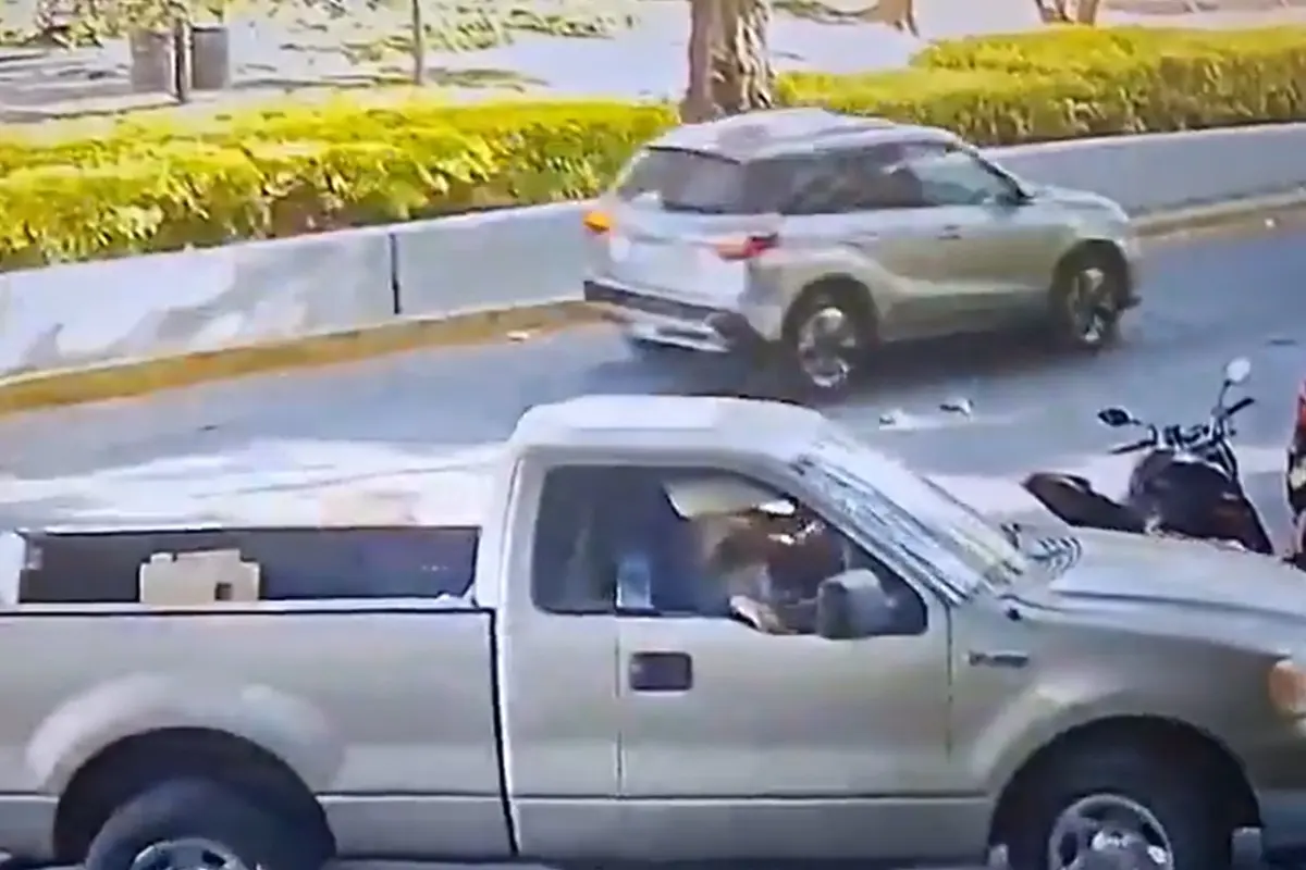 Sujeto lanza bomba molotov a motocicletas Especial