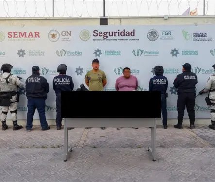 Rescatan a persona privada de la libertad y aseguran armas en Puebla capital