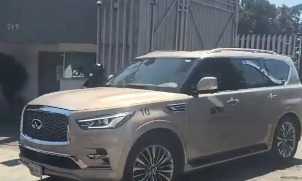  Del lugar salieron dos carrozas fúnebres. 