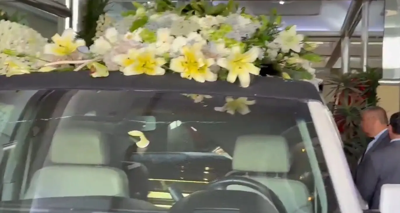  Trasladan cuerpo de "El Mencho" a panteón. 