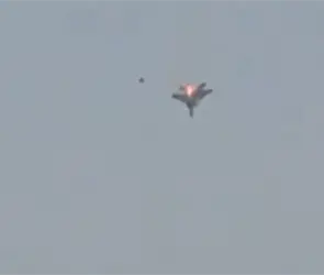 El momento exacto en que tres cazas de EE.UU. se estrellan en Kuwait tras error de defensa a&eacute;rea