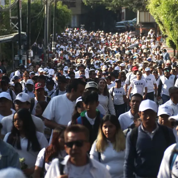 Cientos de personas marchan en Cuernavaca para exigir justicia por Kimberly Josel&iacute;n