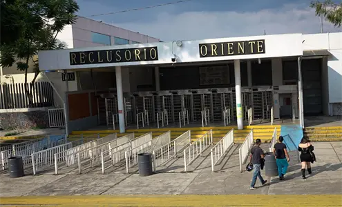 Juan Carlo fue víctima de robo de identidad; lo acusan de robo de auto y se encuentra en el Reclusorio Norte Juan Carlo fue víctima de robo de identidad; lo acusan de robo de auto y se encuentra en el Reclusorio Norte