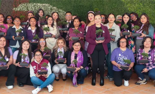 Gobierno de la Ciudad realiza "Crecemos juntas" por el 8 de marzo