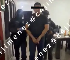 Filtran video de detenci&oacute;n del secretario de Tr&aacute;nsito de Iguala por presunto v&iacute;nculo con Ayotzinapa