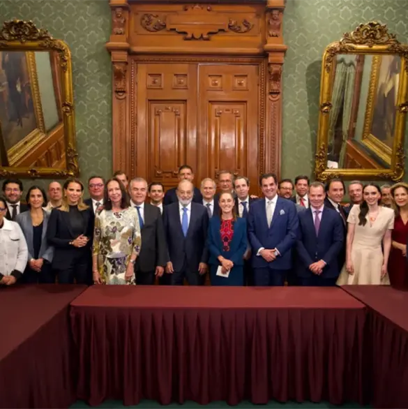 Sheinbaum se re&uacute;ne con Carlos Slim y empresarios para revisar avances del Plan M&eacute;xico