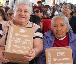 DIF Puebla distribuye despensas gratuitas a familias de la junta auxiliar La Libertad