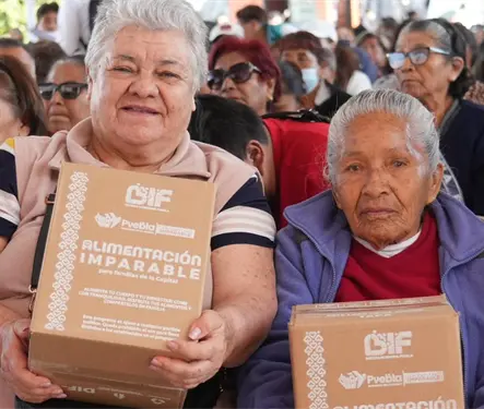 DIF Puebla distribuye despensas gratuitas a familias de la junta auxiliar La Libertad