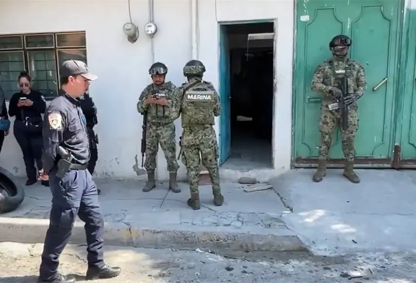 Cae casa que surt&iacute;a uniformes falsos a delincuentes en Ecatepec