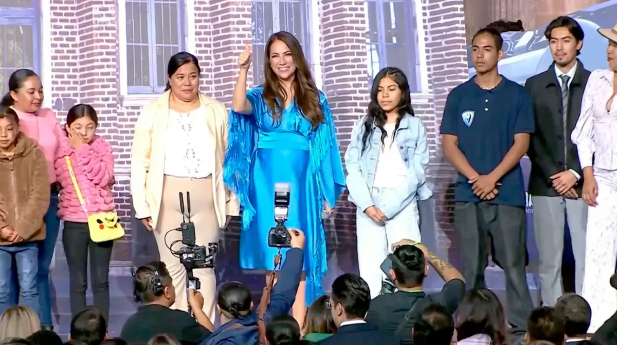  Así se vivió el segundo informe de Libia Dennise en Guanajuato. 