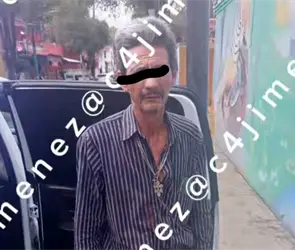 VIDEO: Taxista embiste y arrastra a polic&iacute;a tras intentar huir del Alcohol&iacute;metro en CDMX