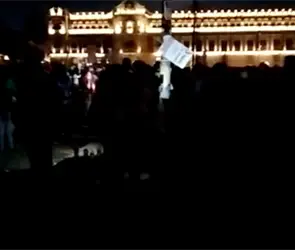 Marcha del 8M concluye con apagón, confrontaciones y 120 mil participantes Marcha del 8M concluye con apagón, confrontaciones y 120 mil participantes