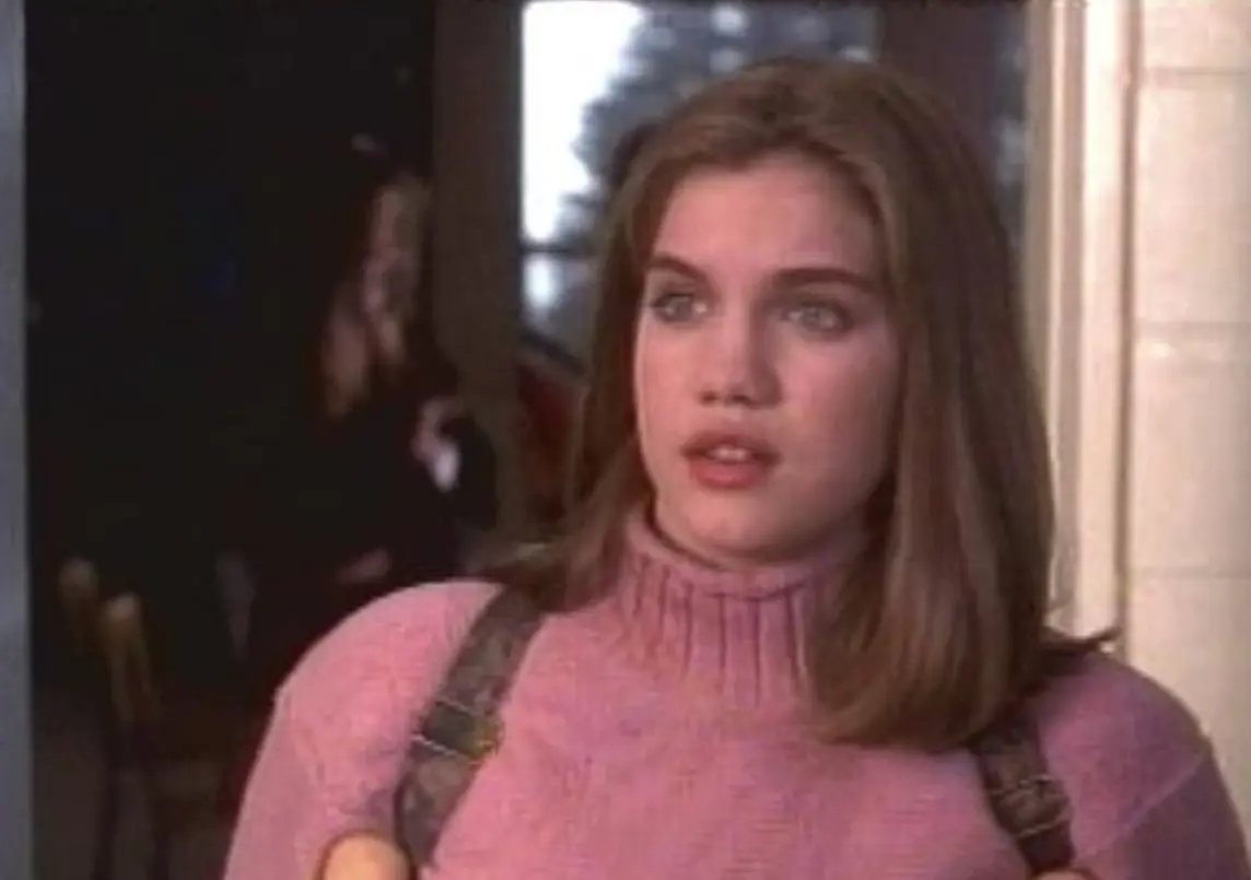 Antes de convertirse en actriz, comenzó su carrera trabajando como modelo infantil en comerciales y campañas publicitarias.