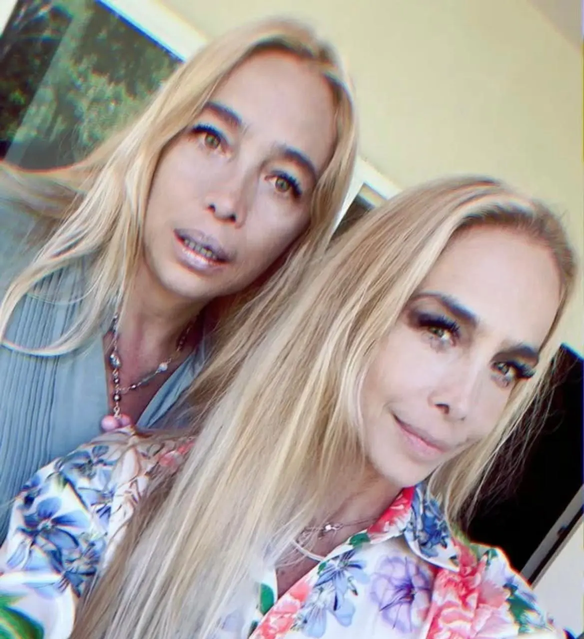 Por su parte, Ivette está casada con Walter Dupont, con quien ha construido una relación que ya supera las dos décadas. Por su parte, Ivette está casada con Walter Dupont, con quien ha construido una relación que ya supera las dos décadas.