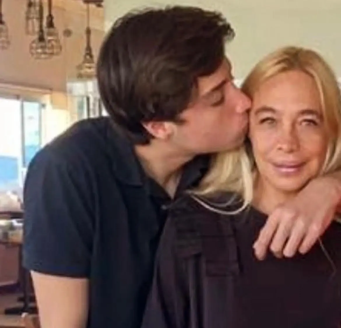 Uno de los motivos principales de su retiro estuvo relacionado con un complicado momento personal que atravesó Ivonne. Uno de los motivos principales de su retiro estuvo relacionado con un complicado momento personal que atravesó Ivonne.