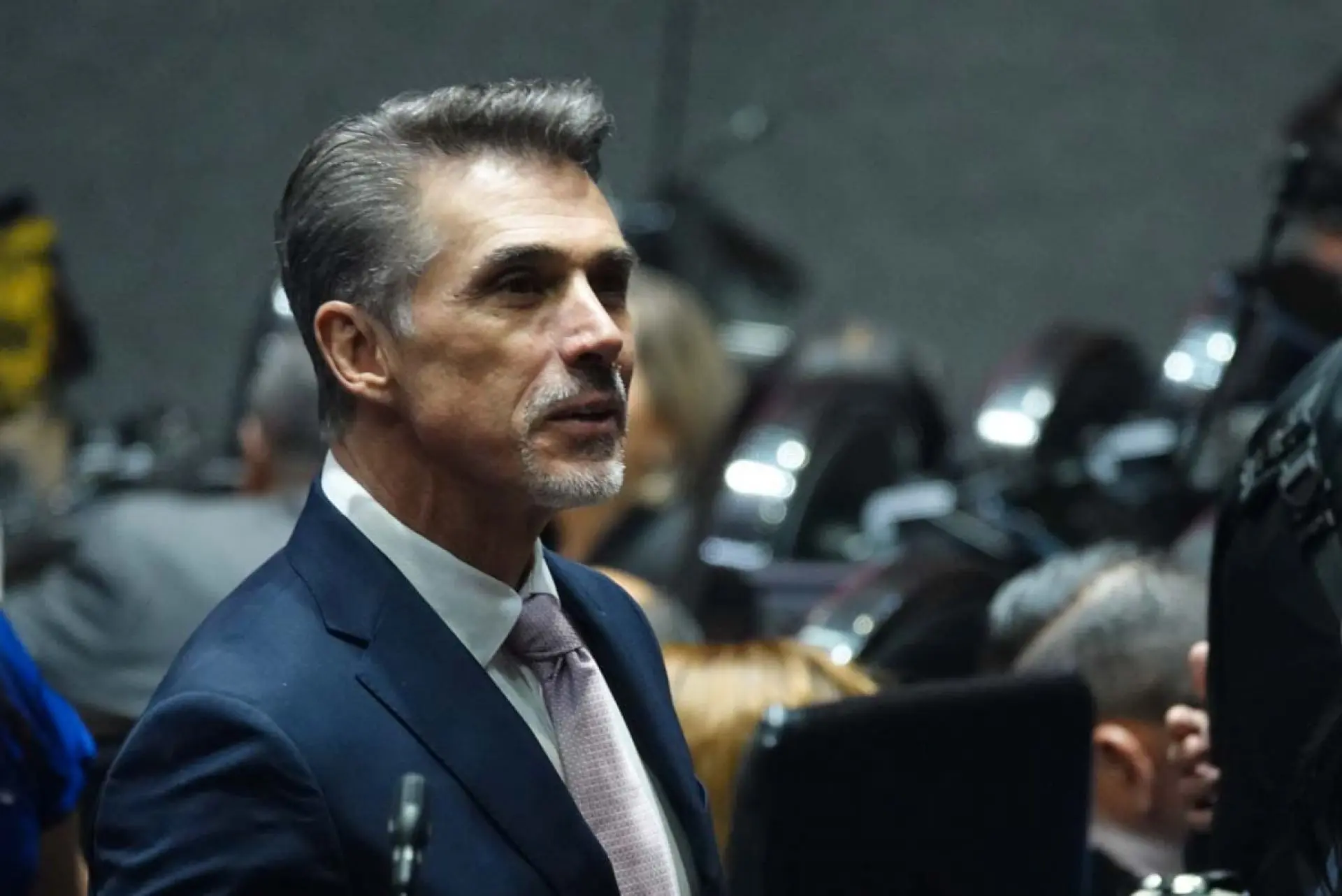 El diputado presentó una renuncia a su militancia en Morena con carácter irrevocable. Especial
