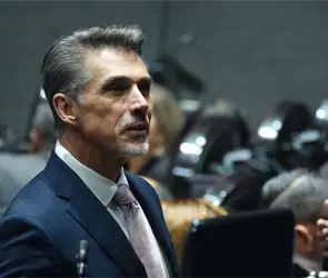 Morena mantiene suspendido a Sergio Mayer tras su paso por La Casa de los Famosos