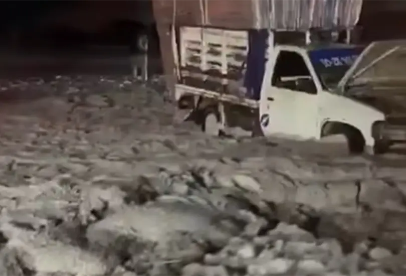 La impresionante granizada que azot&oacute; al Edomex y cubri&oacute; de hielo la autopista M&eacute;xico-Pachuca
