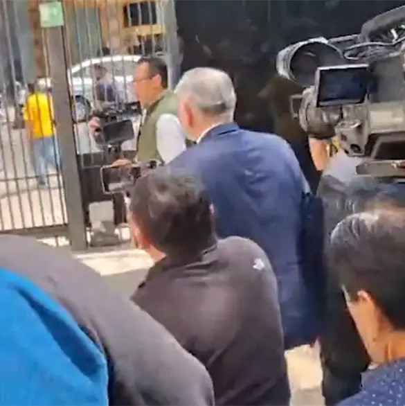 As&iacute; evit&oacute; Ad&aacute;n Augusto responder sobre presunto apoyo ligado a "La Barredora"