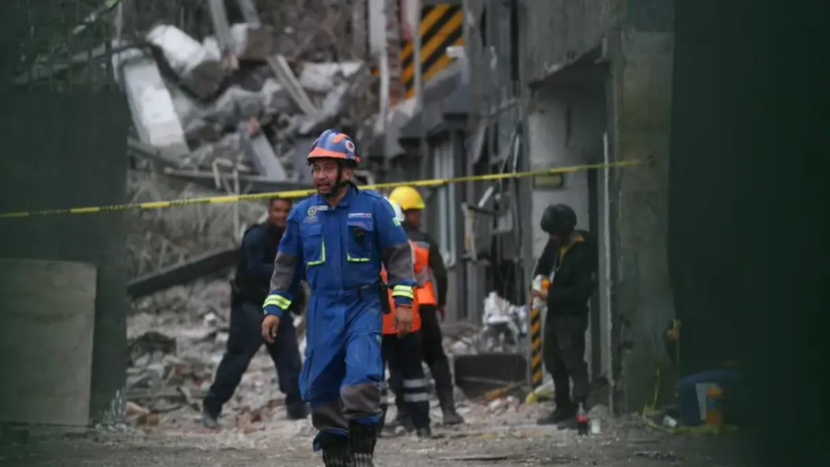  “Pensé que moriría ahí”: sobreviviente del derrumbe en San Antonio Abad cuenta cómo una llamada con su familia le salvó la vida 