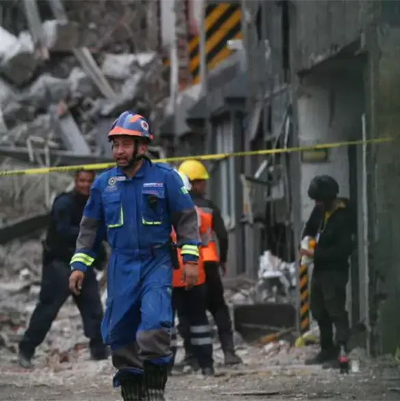 "Pens&eacute; que morir&iacute;a ah&iacute;": sobreviviente del derrumbe en San Antonio Abad cuenta c&oacute;mo una llamada con su familia le salv&oacute; la vida