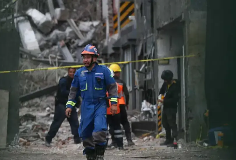 "Pens&eacute; que morir&iacute;a ah&iacute;": sobreviviente del derrumbe en San Antonio Abad cuenta c&oacute;mo una llamada con su familia le salv&oacute; la vida