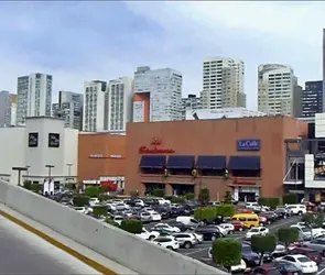 Hombre muere tras caer 12 metros del estacionamiento del Centro Comercial Santa Fe