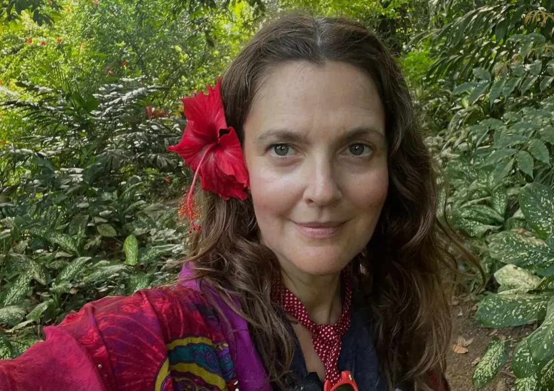 El personaje que interpretó Drew Barrymore era una agente con un carácter rebelde y una gran habilidad para el combate y las misiones de alto riesgo. Su personaje tenía un pasado complicado que incluía problemas con la ley antes de convertirse en parte del equipo de Charlie.<br>