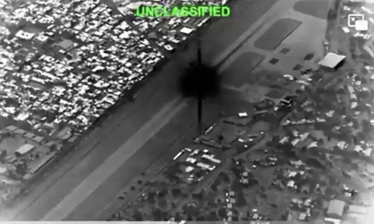  Trump presume “poderoso” bombardeo de EE.UU. en isla petrolera de Irán 