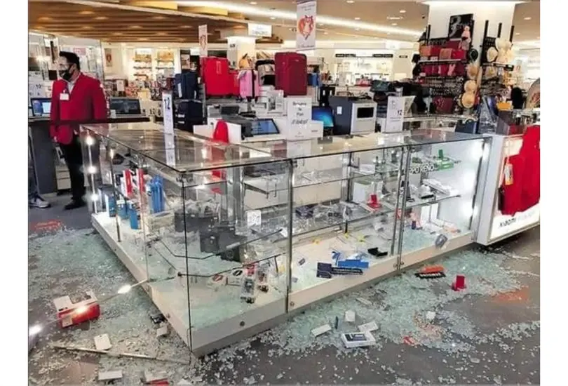 Arrestan a presunto ladrón que asaltó el Sanborns de Plaza Metrópoli Patriotismo Arrestan a presunto ladrón que asaltó el Sanborns de Plaza Metrópoli Patriotismo